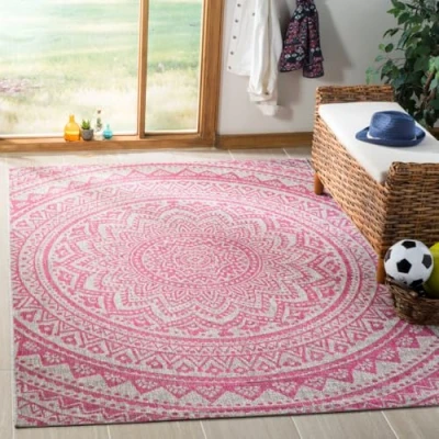 Abbildung von SAFAVIEH Zeitgenössische Teppich für Wohnzimmer, Esszimmer, Schlafzimmer Courtyard Collection, Kurzer Flor, Hellgrau und Fuchsia, 160 X 231 cm