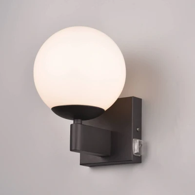 Abbildung von Trio Leuchten Badezimmer Wandleuchte Kula 284270132, Metall Schwarz matt, Glas Weiß, exkl. 1x E14