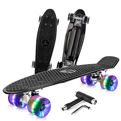Abbildung von BELEEV Kinder Skateboard 22 Zoll mit LED Leuchtrollen Wheels, Komplette Mini Cruiser für Jugendliche Erwachsene, All in one Skate T Tool Anfänger