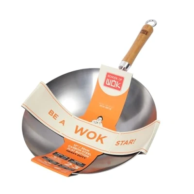 Abbildung von School of Wok 30 cm robuster aus Karbonstahl, flacher Boden, Bambusgriff