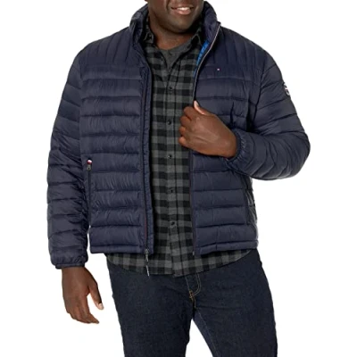 Abbildung von Tommy Hilfiger Herren Ultra Loft Verstaubare Pufferjacke Daunenalternative Mantel, Midnight W/Aufnäher, XXL Tall