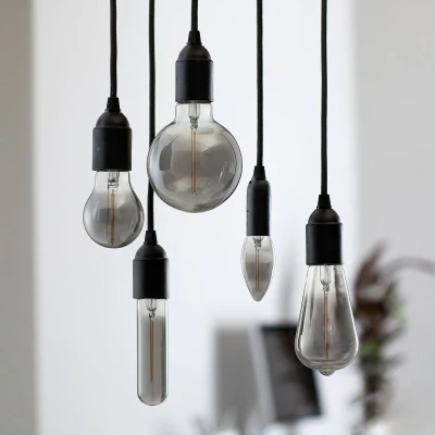 Abbildung von Philips LED Classic E27 Smoky Lampe, 11 W, Vintage Industrial Dekolampe, Tropfenform, dimmbar, klar, smoky, flame