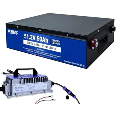Abbildung von DCHOUSE 48V 50Ah LiFePO4 Golf Cart Batterie mit 18A Ladegerät, Built in 50A BMS, Güteklasse A, perfekt für Wohnmobile, Karren, Trolling Motoren, Solarhäuser und netzunabhängige Solarsysteme
