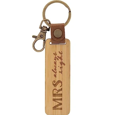 Abbildung von GRUSS &amp; CO Schlüsselanhänger Holz Motiv Mrs Anhänger aus Bambus mit Gravur always right, inkl. Karabiner 48342