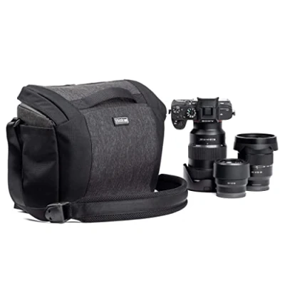 Abbildung von Think Tank SpeedTop Crossbody Kameratasche mit Magnetdeckel