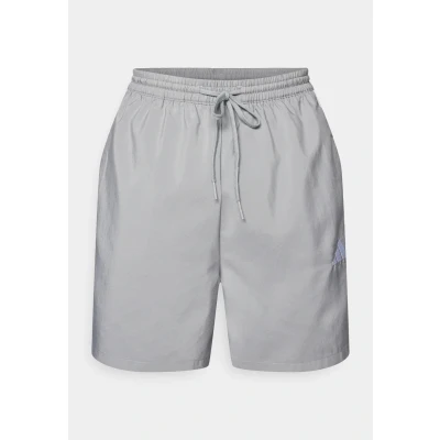 Abbildung von adidas Herren Essential Three Stripes Chelsea Base Short, Grey Three/White, 3XL