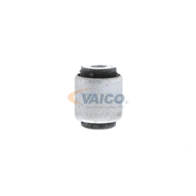 Abbildung von VAICO V10 6079 Querlenkerlager Q+, Erstausrüsterqualität MADE IN GERMANY Hinterachse, oben Gummimetalllager für Querlenker AUDI: A4 B6 Avant