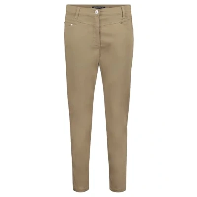 Abbildung von Betty Barclay Casualslim FIT Stoffhose, Damen, Größe: 44, Soft olive