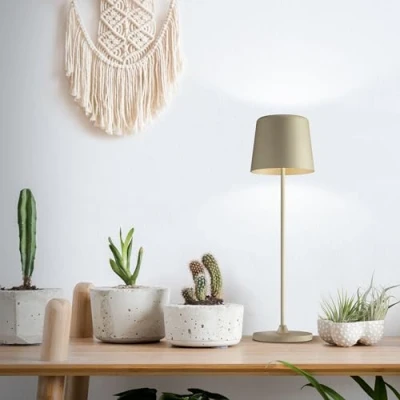 Abbildung von Lightbox Tischleuchte, LED fest integriert, Warmweiß, mobile Außen Tischlampe, 37cm, 310lm, Touchdimmer, USB, cappuccino
