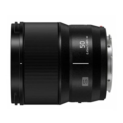 Abbildung von Panasonic LUMIX S Series Kameraobjektiv, 50 mm F1.8 L Mount Wechselobjektiv für spiegellose Vollformat Digitalkameras, S50 schwarz