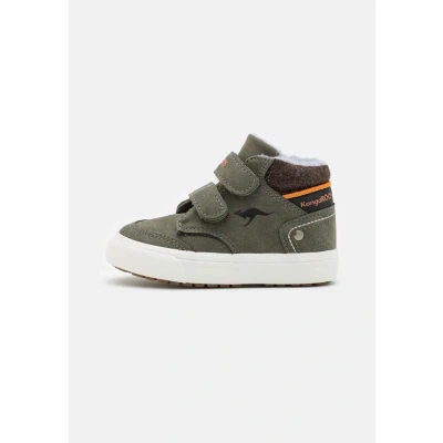 Abbildung von KangaROOS Unisex Kinder K Hut Sneaker, Olive Flame, 21 EU
