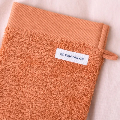 Abbildung von TOM TAILOR Waschhandschuh, 6er Set, 16 x 21 cm, 100% Baumwolle / Frottier, mit Aufhänger und Label Logo, COLOR BATH TOWEL Orange (Dark Coral)