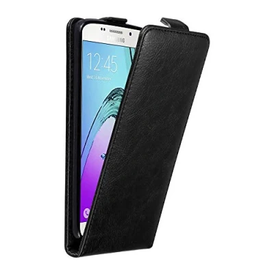 Abbildung von Cadorabo Hülle kompatibel mit Samsung Galaxy A5 2016 Flip Design aus Premium Kunst Leder Klappbare Stoßfeste Magnetische Cover für Tasche in Schwarz
