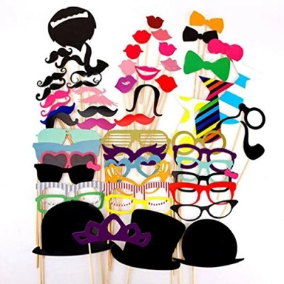 Abbildung von JZK 58 TLG Foto Requisiten Verkleidung Accessoires Schnurrbart Lippen Brille Krawatte Hüte Bärte Photobooth Photo Booth Props Zubehör Set für Hochzeit Geburtstag Garten Party