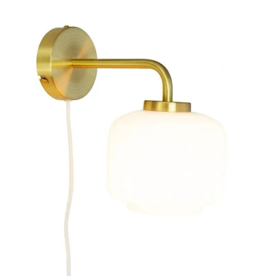 Abbildung von Dyberg Larsen, Wandlampe Arp, messingfarben, Breite 15 cm