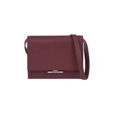 Abbildung von Calvin Klein Linear Crossbody Clutch, Damen, Größe: One Size, Oxblood