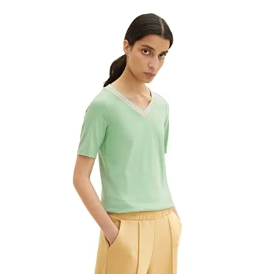 Abbildung von TOM TAILOR Damen 1035472 Basic T Shirt mit V Ausschnitt, 31034 Okra Green, M
