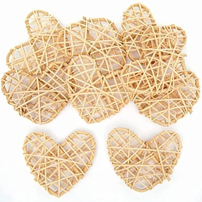 Abbildung von Baker Ross Natürliche Rattan Herzen 10er Pack, Natürlicher Bastelbedarf für Kinder, Bastelmaterialien Kinder (FC313)