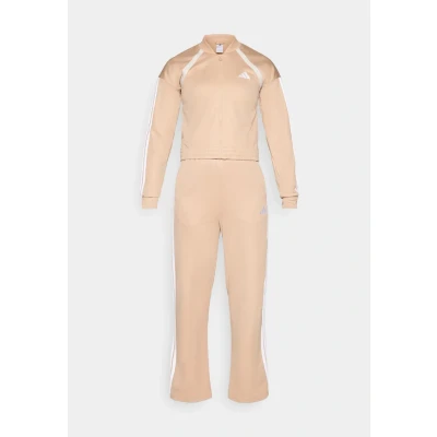Abbildung von adidas Damen TEAMSPORT TRACKSUIT, warm sandstone, L