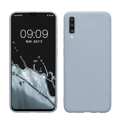 Abbildung von kwmobile Hülle kompatibel mit Samsung Galaxy A70 weiches TPU Silikon Case Cover geeignet für kabelloses Laden Hellblau matt