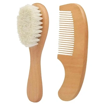 Abbildung von Baby Haarbürste und Kamm Set für Holz Naturhaarbürste Ziegenborsten Babyhaarbürsten Babykamm Antistatische Neugeborene Bürste Säuglinge, Kleinkinder, Kinder (Beige, One Size)