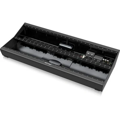 Abbildung von Behringer Eurorack GO Mobile 2 x 140 HP Gehäuse mit massivem Netzteil, 32 codierten Stromanschlüssen