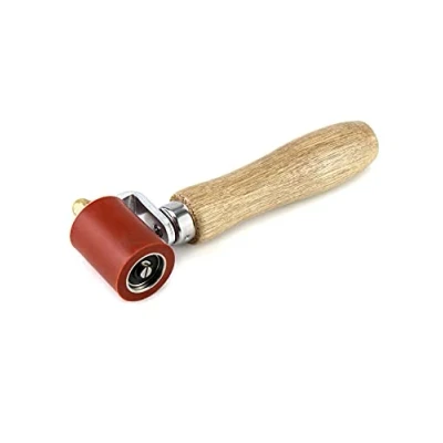 Abbildung von QWORK® Silikon Andrückrolle, Hochtemperaturbeständige Hartgummi Nahtroller Handdruck Roller Roofing PVC Schweißwerkzeug, 40mm, Rot
