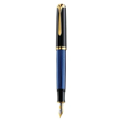 Abbildung von Pelikan Füllhalter Souverän 600, Schwarz Blau, Feder M (mittel), hochwertiger Kolbenfüller im Geschenk Etui, 995324