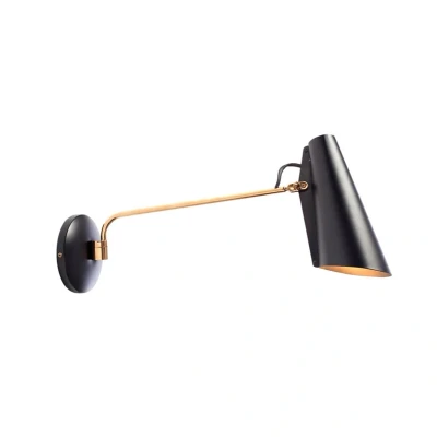 Abbildung von Northern Birdy Wandleuchte in Schwarz/Messing