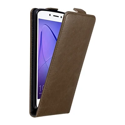 Abbildung von Cadorabo Hülle kompatibel mit Honor 6A Flip Design aus Premium Kunst Leder Klappbare Stoßfeste Magnetische Cover für Tasche in Braun