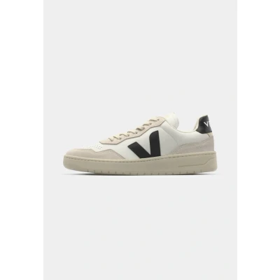 Abbildung von Veja V 90 Sneaker low, Herren, Größe: 42.5, White/black Schuhe