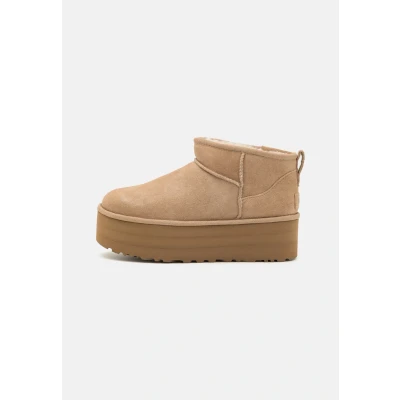 Abbildung von UGG Classic Ultra MINI Platform Plateaustiefelette, Damen, Größe: 41, Sand Schuhe