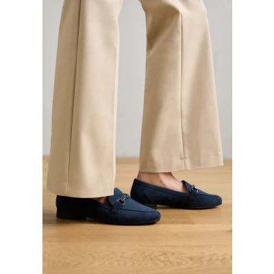 Abbildung von MARCO TOZZI Damen Loafer ohne Absatz Vegan mit Schnalle, Blau (Navy), 40 EU