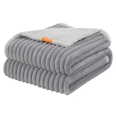 Abbildung von Feandrea Hundedecke, wasserdichte Decke, XL, 152 x 127 cm, für mittelgroße, große Hunde, beidseitig verwendbar, Hundesofa waschbar, Taubengrau hellgrau PPB036G01