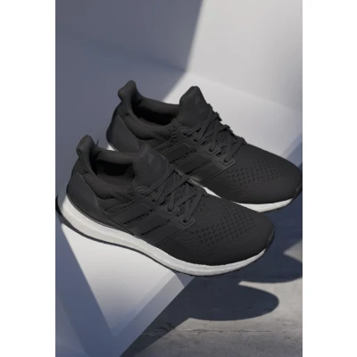 Abbildung von adidas Sportswear Ultra Sneaker low, Damen, Größe: 36, Core black cloud white Schuhe
