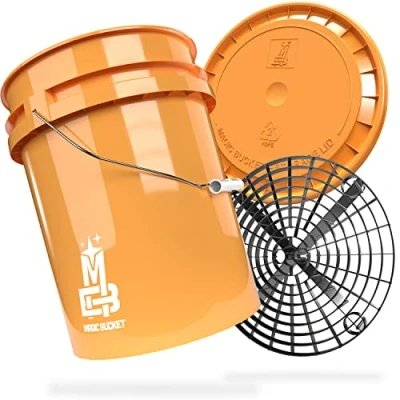 Abbildung von MAGIC BUCKET Auto Handwäsche Bundle Wascheimer Mit passendem Eimer Deckel 5 US GALLONEN ca. 20 Liter Grit Guard Eimereinsatz Schmutzsieb Waschset Orange/Schwarz