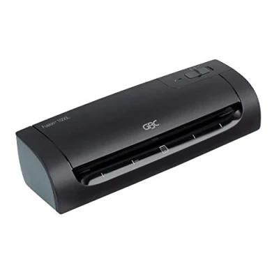 Abbildung von GBC Laminiergerät A4 Fusion 1000L, High Speed Laminieren, 4 min Aufwärmzeit, Heiß / Kaltlaminieren, für Visitenkarten Größe bis A4, Ideal Home Office oder kleine Büros, Schwarz, 4400744EU