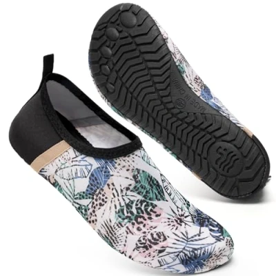 Abbildung von Mabove Badeschuhe Wasserschuhe Schwimmschuhe Damen Strandschuhe Aquaschuhe Barfussschuhe Neopren Surfschuhe(Bunte Blätter,38/39 EU)