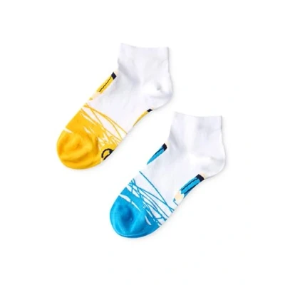 Abbildung von Dedoles Socken Unisex Damen Herren &amp; Kinder Baumwolle viele lustige Designs 1 Paar Geschenk links rechts verschieden, Farbe: Weiß, Motiv: Buntstifte (Knöchelsocken), Gr. 39 42