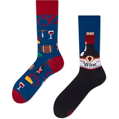 Abbildung von Many Mornings Cabernet SOCKvignon Mismatched Socken Rotwein, Wein (39 42)