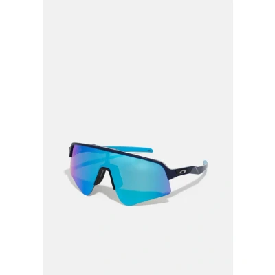 Abbildung von Oakley Sutro Lite Sweep Sonnenbrille OO9465 946505 39/139/138