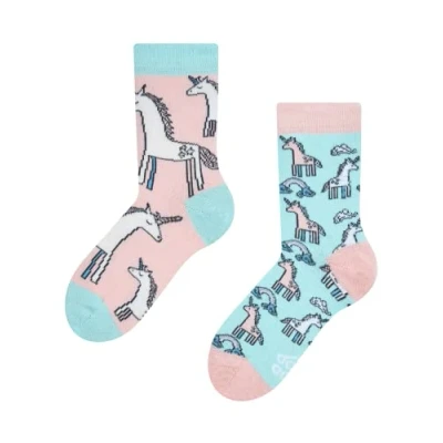 Abbildung von Dedoles Socken Kinder Mädchen Jungen Baumwolle viele lustige Designs Weihnachtssocken 1 Paar Tiger Frosch, Farbe Mehrfarbig, Motiv Regenbogen Einhorn, Gr. 27 30
