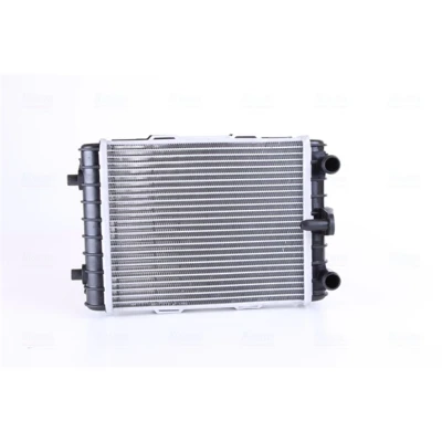 Abbildung von NISSENS 606645 Kühler, Motorkühlung Aluminium 215 180 26 Kühlrippen gelötet VOLKSWAGEN: Golf 7 Schrägheck, Variant, AUDI: A3 Limousine kfzteile