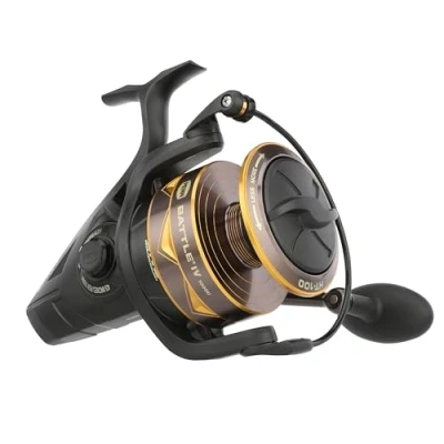 Abbildung von PENN Battle® IV Spinnrolle, Salzwasser Angler, Angelköder und Köder, Barsch, Pollack, Dorsch, Makrele, Falsch, Aluminiumspule, robust, beidhändig tragbar, 10.000 Rolle, Größe 4,2:1, Schwarz, Gold