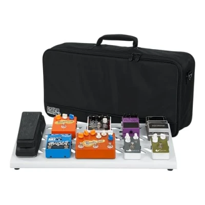 Abbildung von Gator Aluminium Pedalboard weiß, mit Tasche (GPB BAK WH)