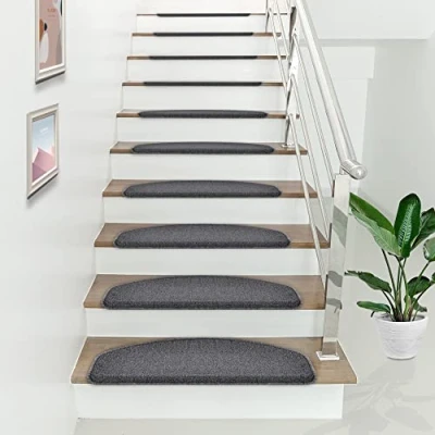 Abbildung von en.casa Stufenmatte, halbrund, 15er Set Treppenmatten halbrund 65x24cm selbstklebend Dunkelgrau