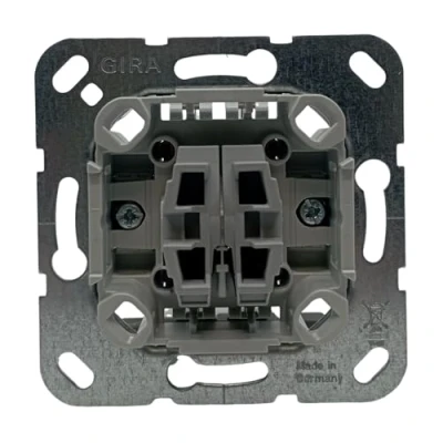 Abbildung von GIRA 312800 Wechselschalter 2 Fach IP20