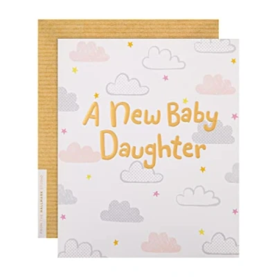 Abbildung von Hallmark Glückwunschkarte zur Geburt von Baby und Tochter, modernes Design auf strukturiertem Karton mit Goldfolien Schriftzug