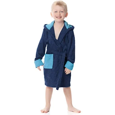 Abbildung von Ladeheid Kinder Frottee Bademantel aus 100% Baumwolle LA40 103 (Marineblau/Jeans (D12/D03), 134 140)