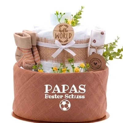 Abbildung von Trend Mama® Windeltorte Boho Style Spruch wählbar 27 Windeln (Gr.2), Musselintuch, Socken &amp; Waschhandschuh Geschenk Geburt (Design Papas bester Schuss)